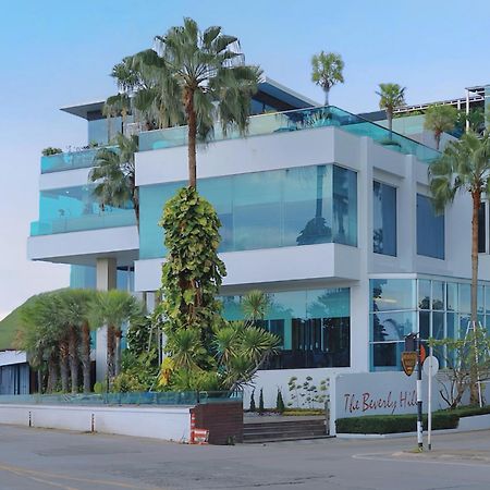 The Beverly Hills Hotel Nakhonratchasima Exteriér fotografie