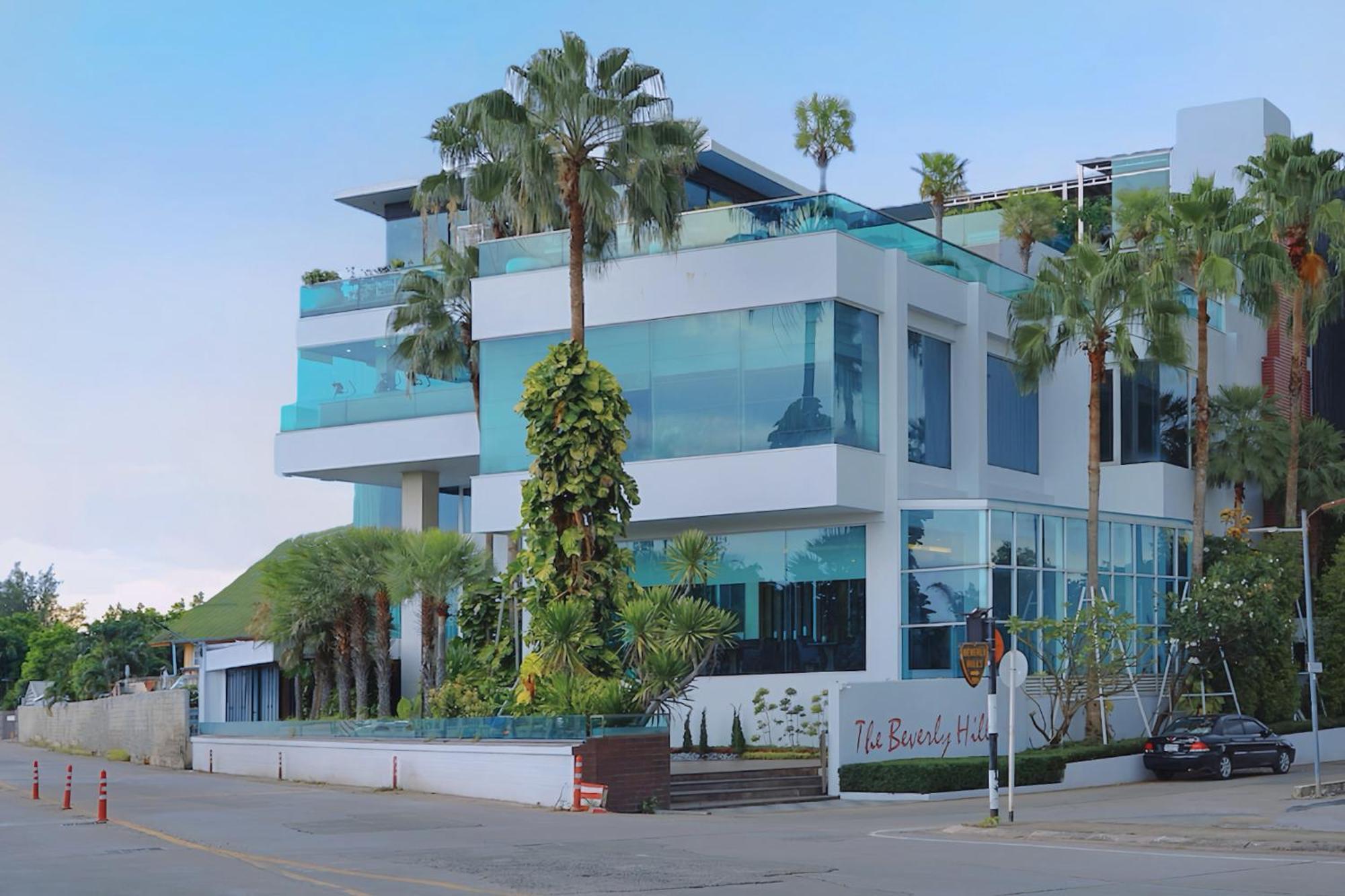 The Beverly Hills Hotel Nakhonratchasima Exteriér fotografie