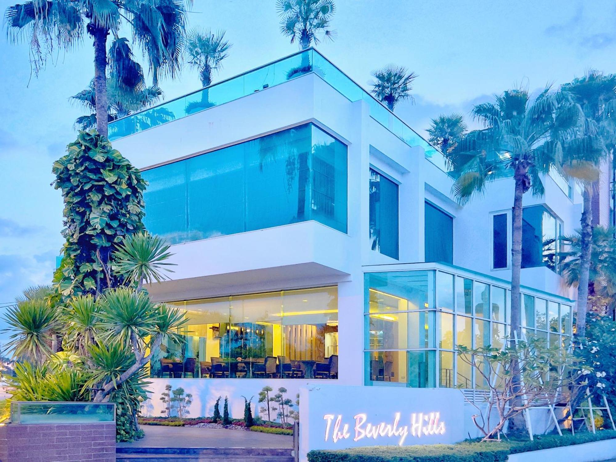 The Beverly Hills Hotel Nakhonratchasima Exteriér fotografie
