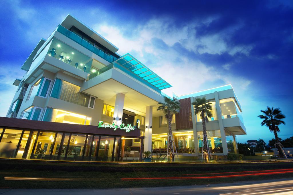 The Beverly Hills Hotel Nakhonratchasima Exteriér fotografie