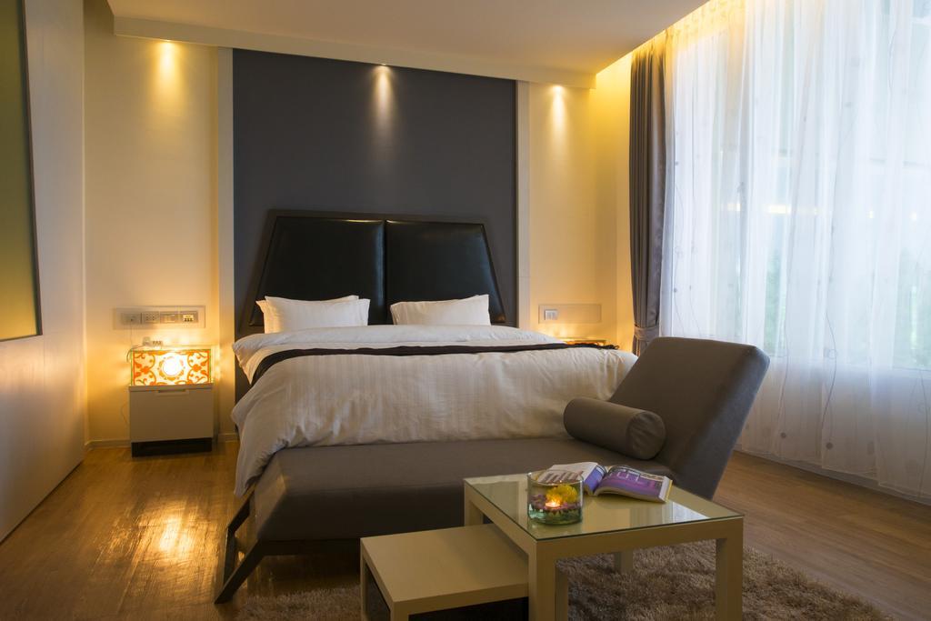 The Beverly Hills Hotel Nakhonratchasima Exteriér fotografie