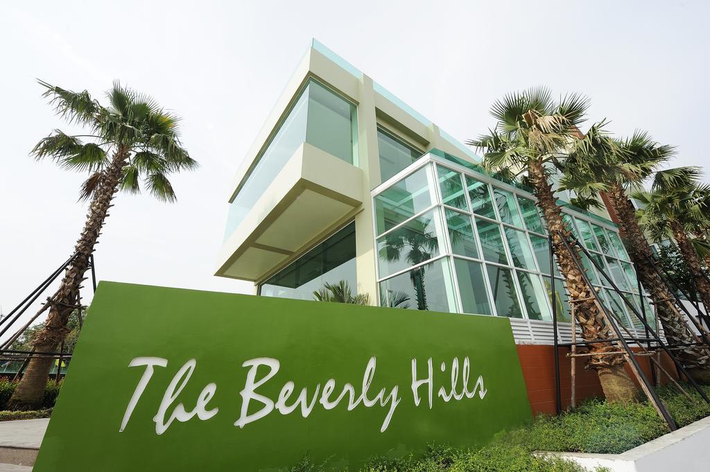 The Beverly Hills Hotel Nakhonratchasima Exteriér fotografie