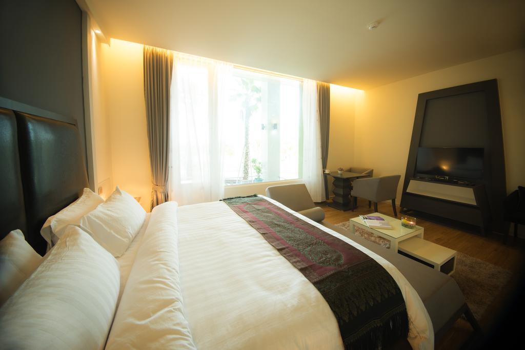 The Beverly Hills Hotel Nakhonratchasima Exteriér fotografie