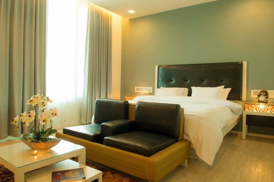The Beverly Hills Hotel Nakhonratchasima Exteriér fotografie
