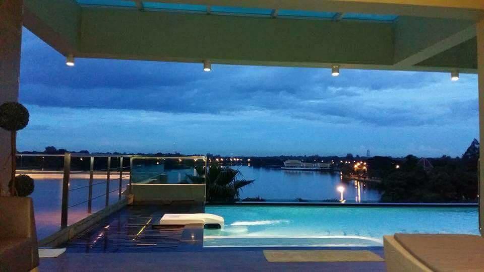 The Beverly Hills Hotel Nakhonratchasima Exteriér fotografie