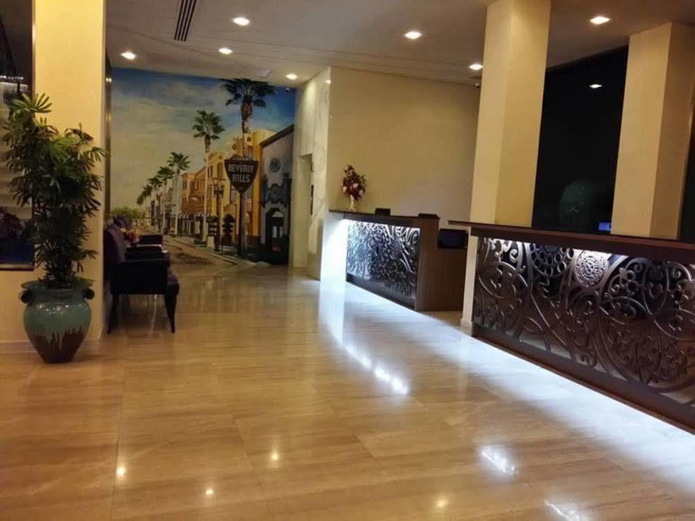 The Beverly Hills Hotel Nakhonratchasima Exteriér fotografie