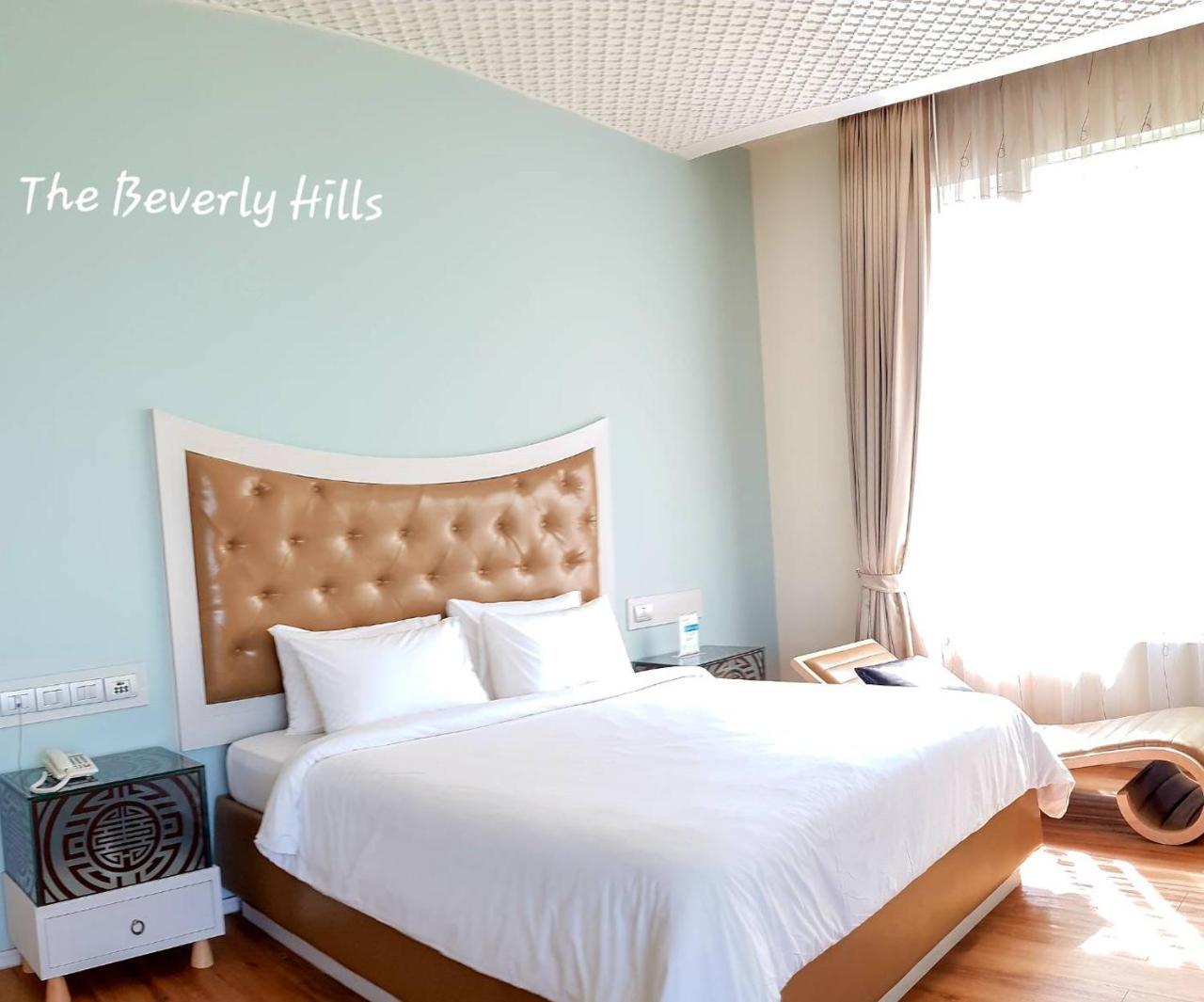 The Beverly Hills Hotel Nakhonratchasima Exteriér fotografie